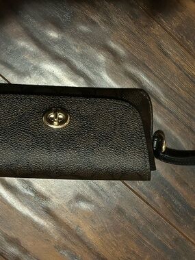 COACH SUNGLASSES CASE TURNLOCK